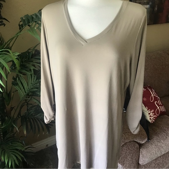 Susan Graver v-neck pullover stretch top - Picture 4 of 6